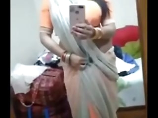 Desi Bhabhi in saree flashing huge boobs  Bangla